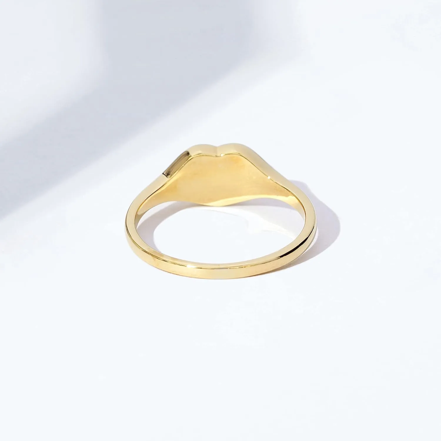 Amazon Essentials 14K Plated Sterling Silver Round Signet Ring
