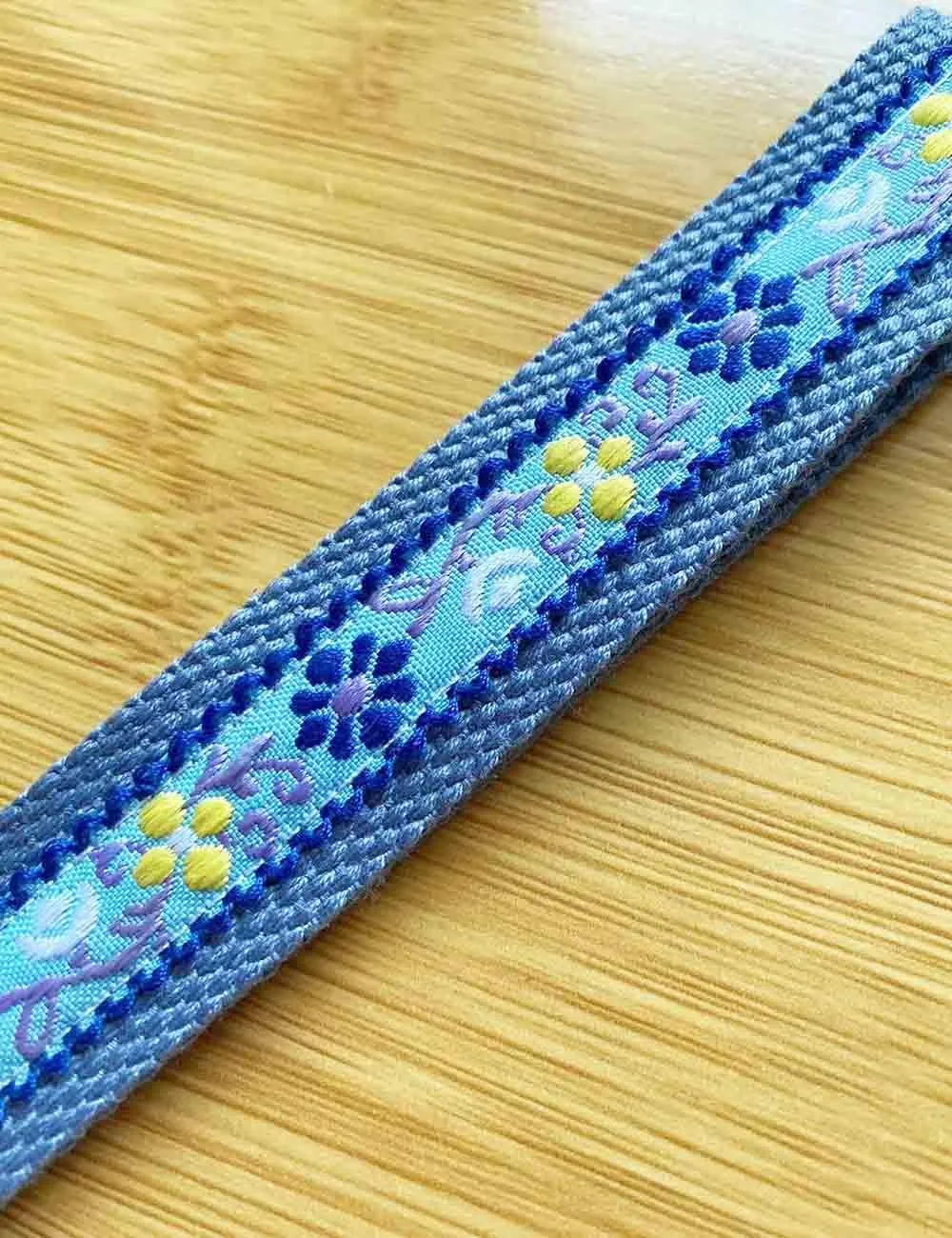 BattleTim Key Fob Keychain Wristlet Floral Embroidered Car Key Chain Holder Handmade Fabric Key Fobs Wristband for Women