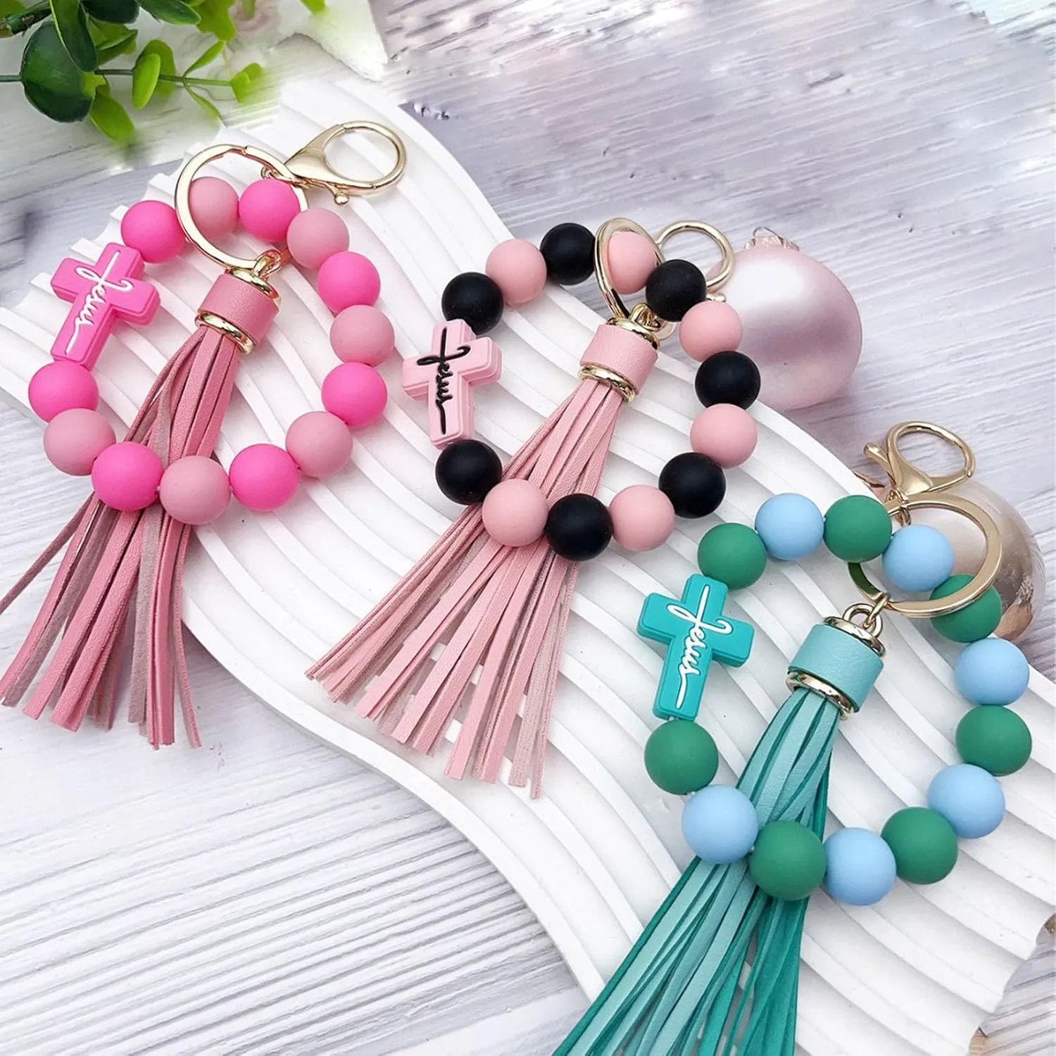 Beaded Keychain Wristlet Silicone Cross Elastic Wrist Key Ring Tassel Bangle Key Chains for Car Key Bracelet Women