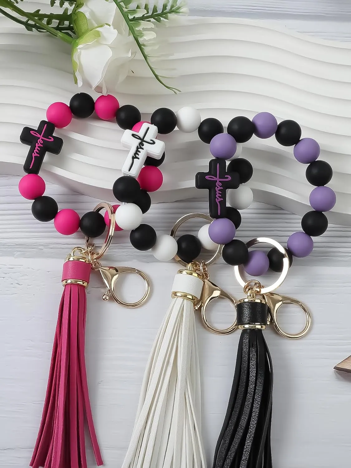 Beaded Keychain Wristlet Silicone Cross Elastic Wrist Key Ring Tassel Bangle Key Chains for Car Key Bracelet Women