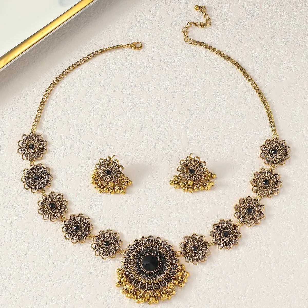 Bethynas Indian Jewelry Set for Women Boho Gold Crystal Flower Choker Necklace Retro Dangle Drop Earrings Traditional Bridal Wedding Belly Dance Accessories Set