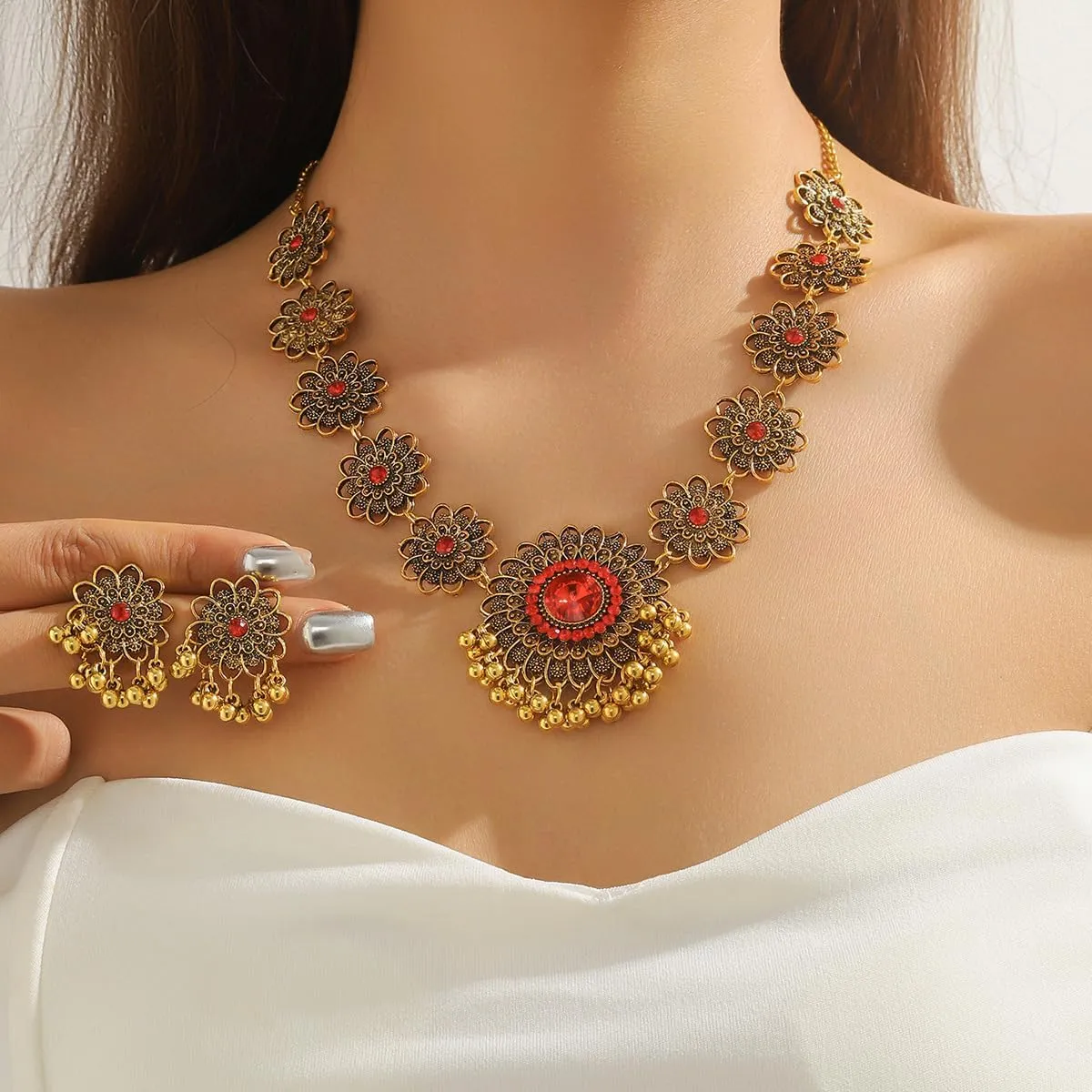 Bethynas Indian Jewelry Set for Women Boho Gold Crystal Flower Choker Necklace Retro Dangle Drop Earrings Traditional Bridal Wedding Belly Dance Accessories Set