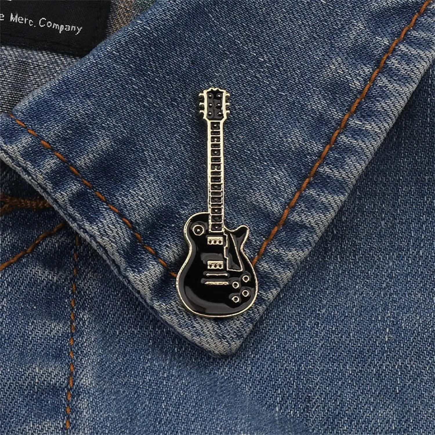 Dreuyet 4 Pcs Electric Guitar Brooch Pins Set Cute Enamel Musical Instrument Badges on Backpack Guitar Brooches Badges Pins Present Gifts Wear on Backpack, Shirt, Jacket, Lapel, Hat, or Tie
