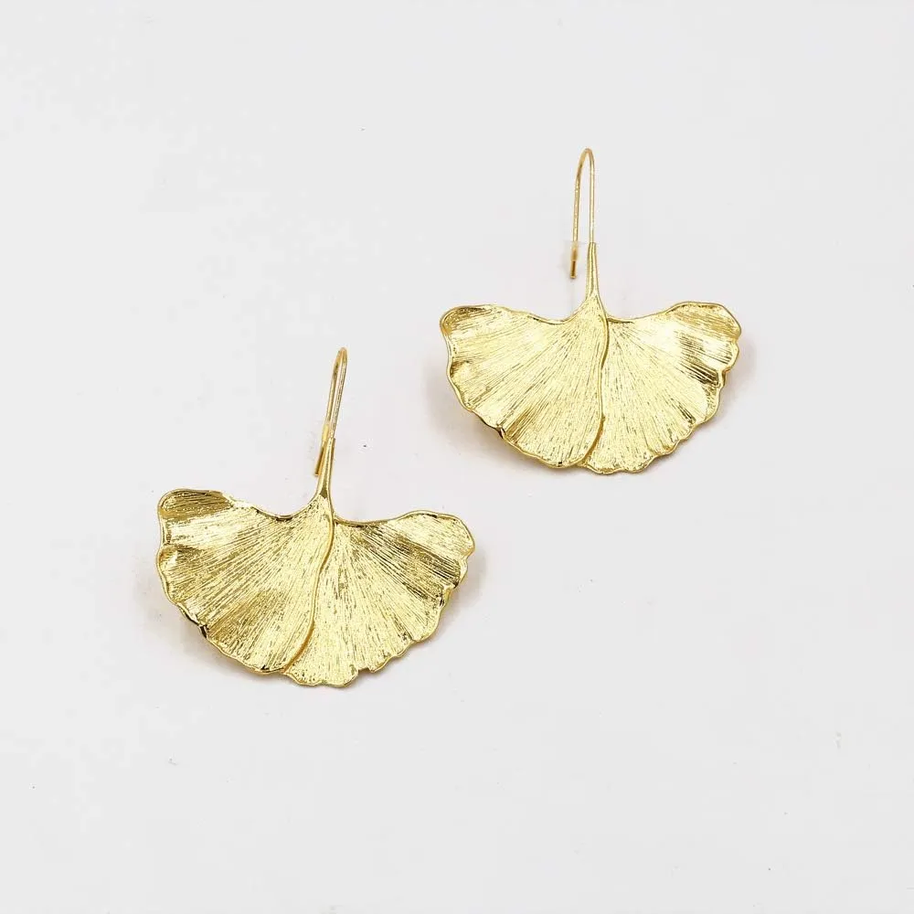 Elegant Bohemian 14k Gold Flower Floral Dangle Drop Earrings Cute Hypoallergenic Golden Hawaiian Flower Petal Earrings for Women Statement Jewelry Gifts