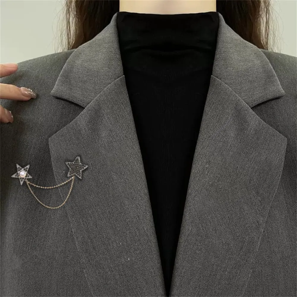 Elegant Star Hanging Tassel Chains Brooch Pin for Women Geometric Rhinestone Pearl Pointed Star Lapel Pins Cardigan Sweater Clothes Brooches Accessories Jewelry