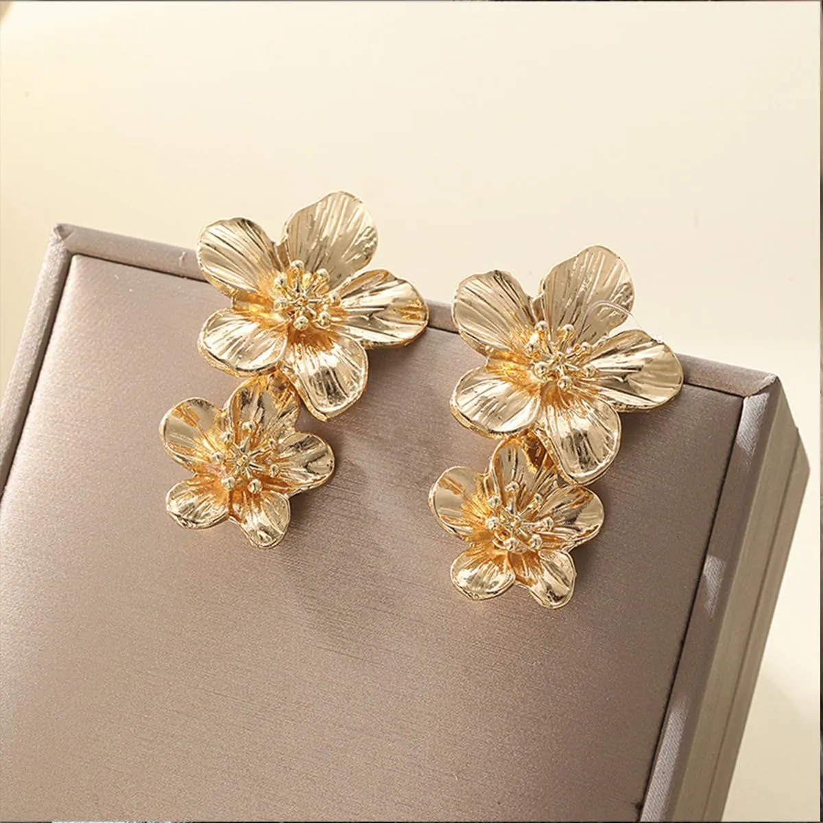 Flower Dangle Earrings,Boho Minimalist Chunky Metal Double Floral Drop Statement Earrings,Aesthetic Anniversary Jewelry Gift for Women