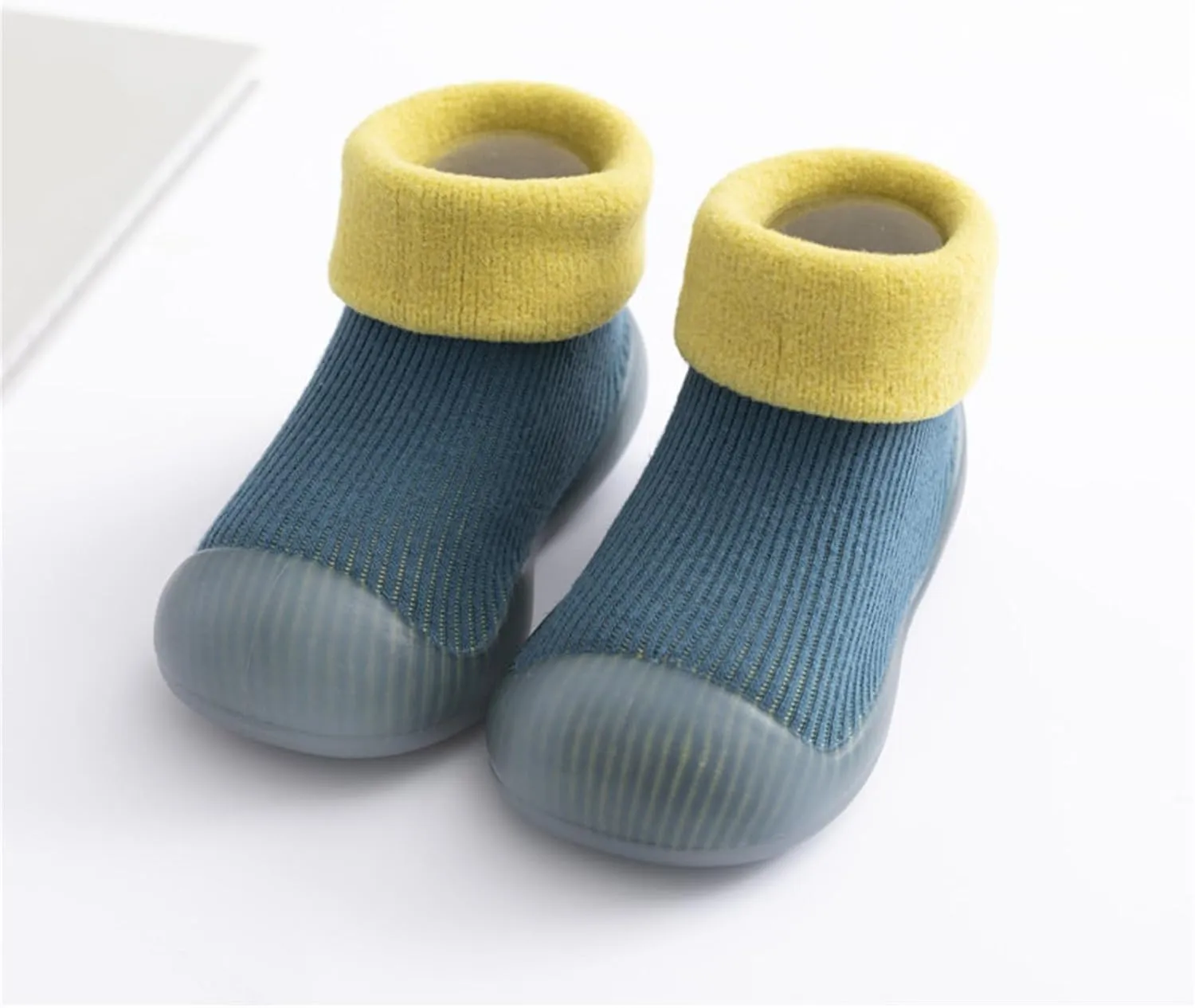 Girls Canvas Shoes Toddler Baby Shoes Socks Solid Color Patchwork Knitted Plush Baby Socks Shoes for 0 to 3 Years 5 Baby