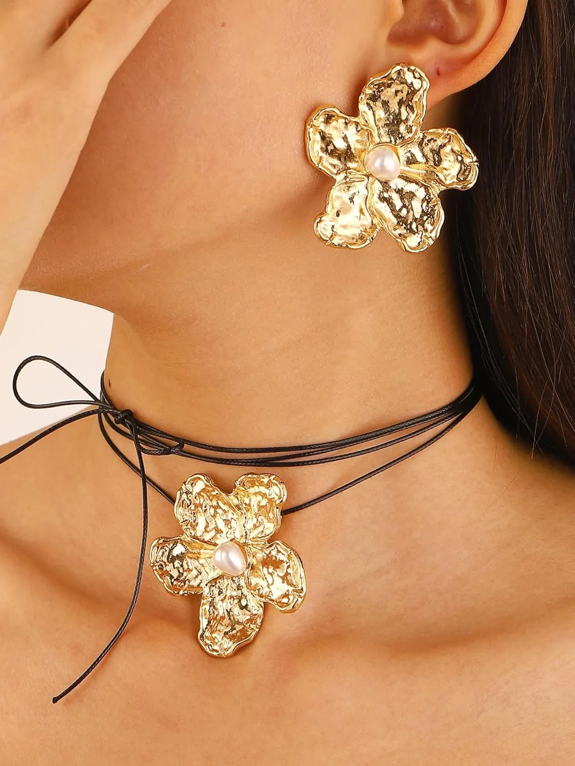 Gold Flower Earrings and Necklace Set for Women Floral Choker Flower Pearl Stud Earrings Statement Jewelry