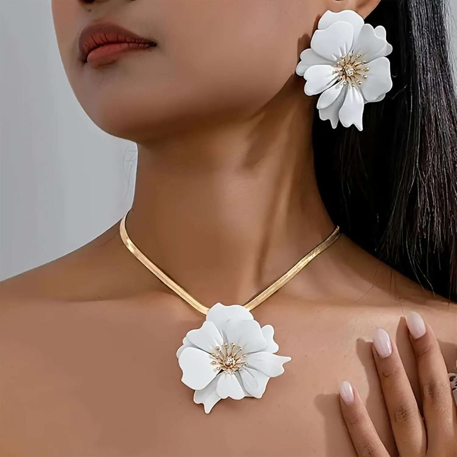 Gold Flower Earrings Necklace Set Spring Earrings for Women Flower Pendant Necklace White Flower Statement Earring Spring Trendy Jewelry Dresses
