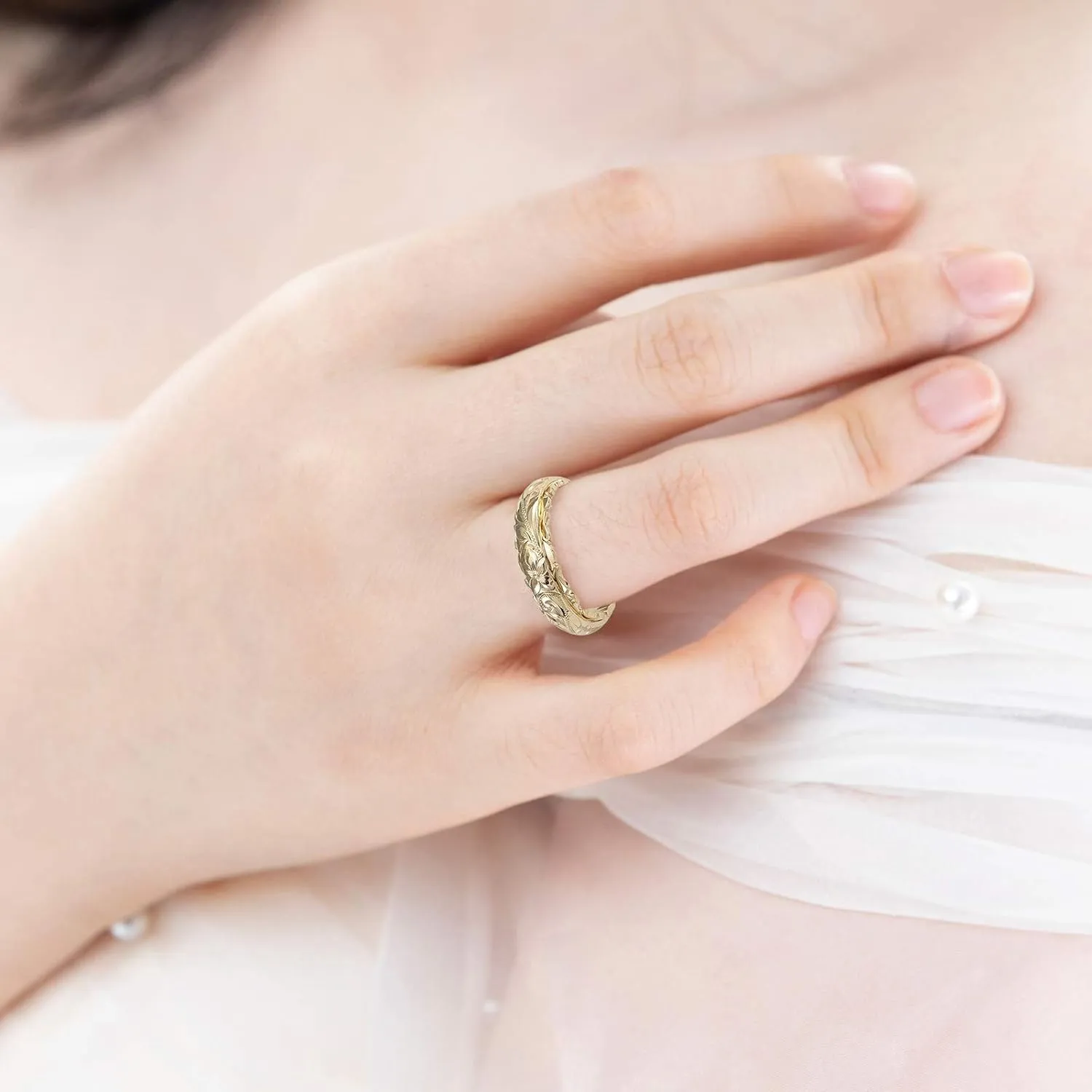 Stainless Steel Ring for Lady,Gold Plated Wedding Chunky Band Hollow Carved Rose Flower Statement Ring Jewelry Birthday Gift