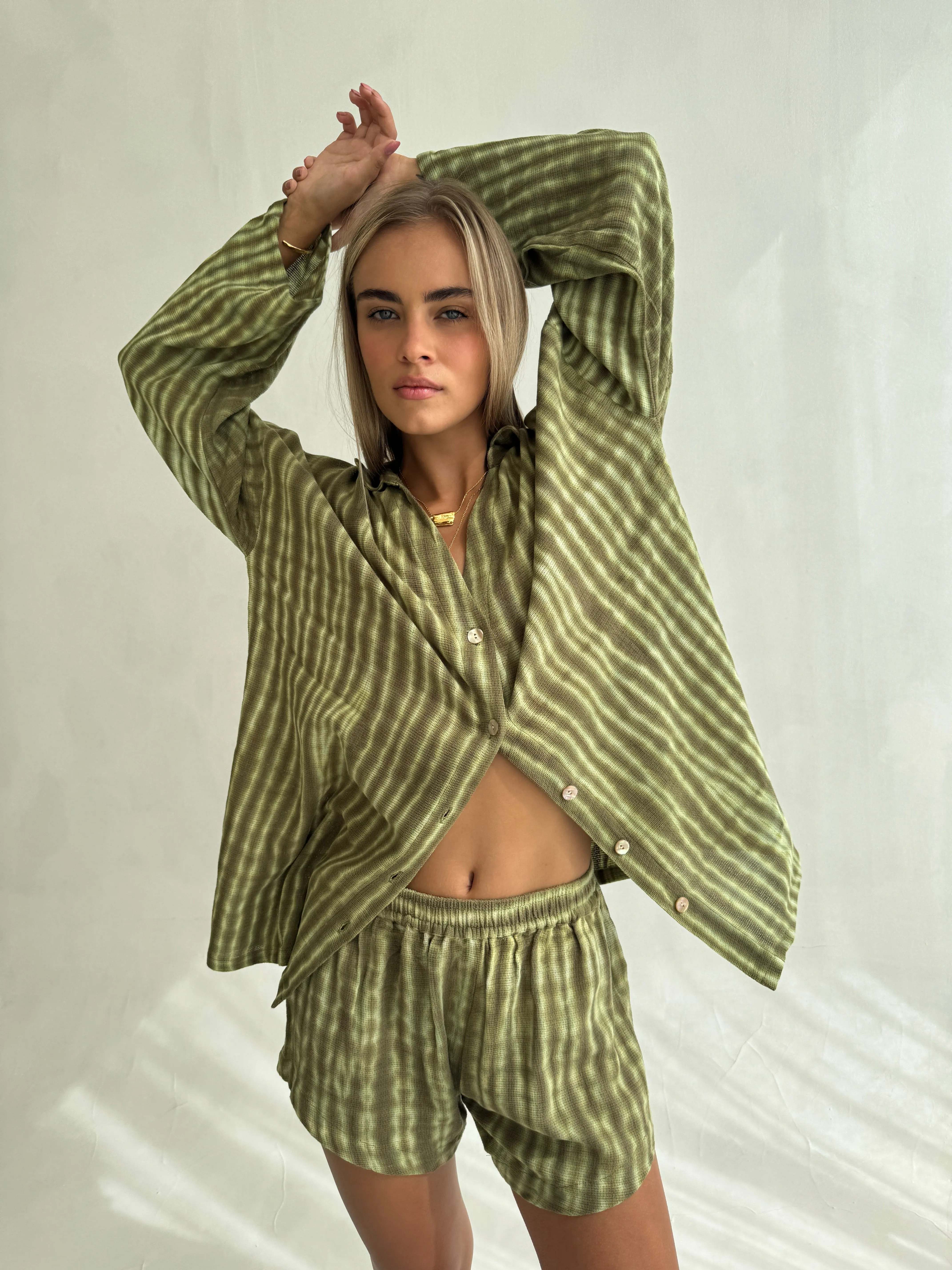 THE TROPICS SHIRT - KHAKI