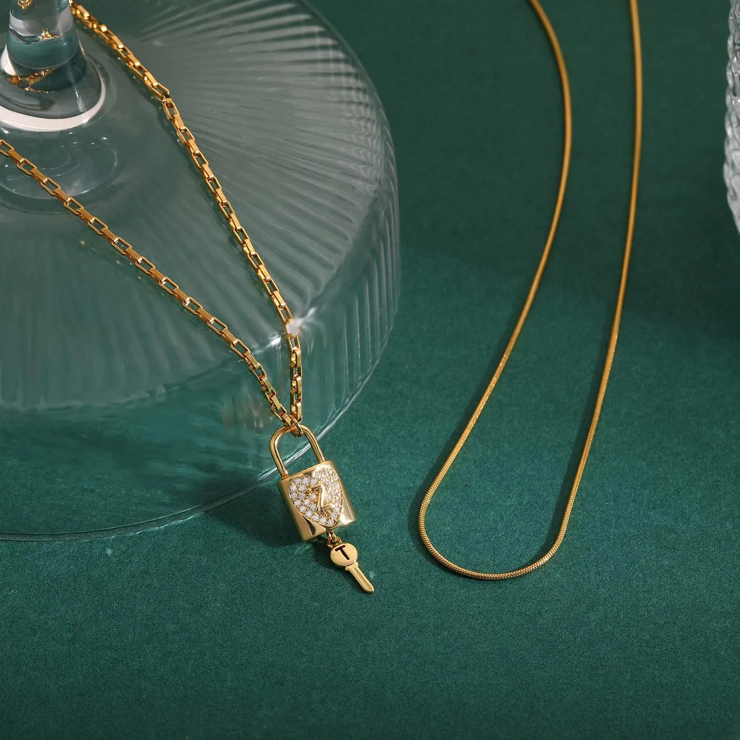 Wellike Necklaces for Women Gold Necklace for Women Initial Necklaces Custom 2pcs Layered Necklaces 18K Gold Jewelry Dainty Necklace Stainless Steel Chain Choker Necklace for Women
